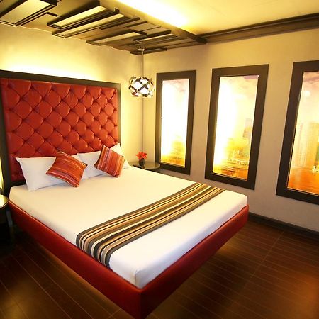 Hotel 2016 Manila Esterno foto