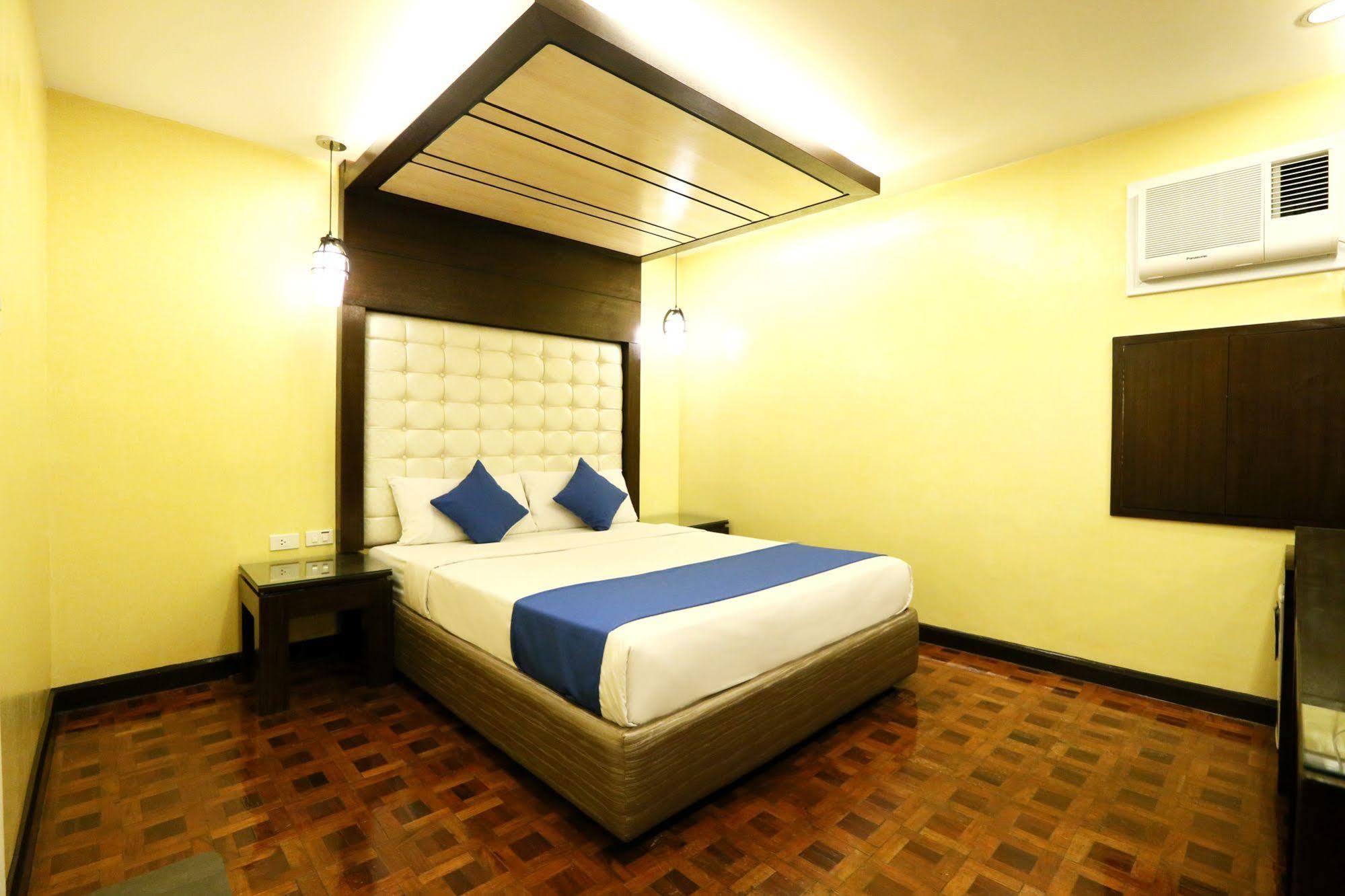 Hotel 2016 Manila Esterno foto